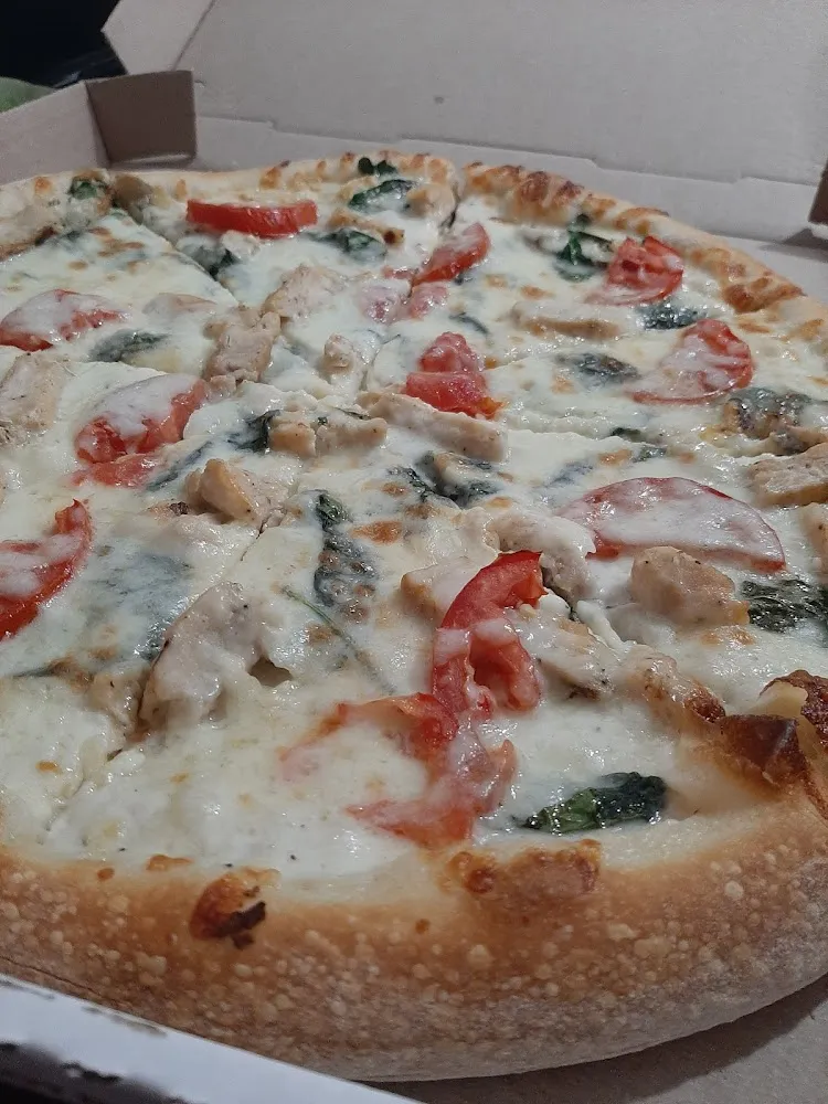 Chicken Alfredo Pizza